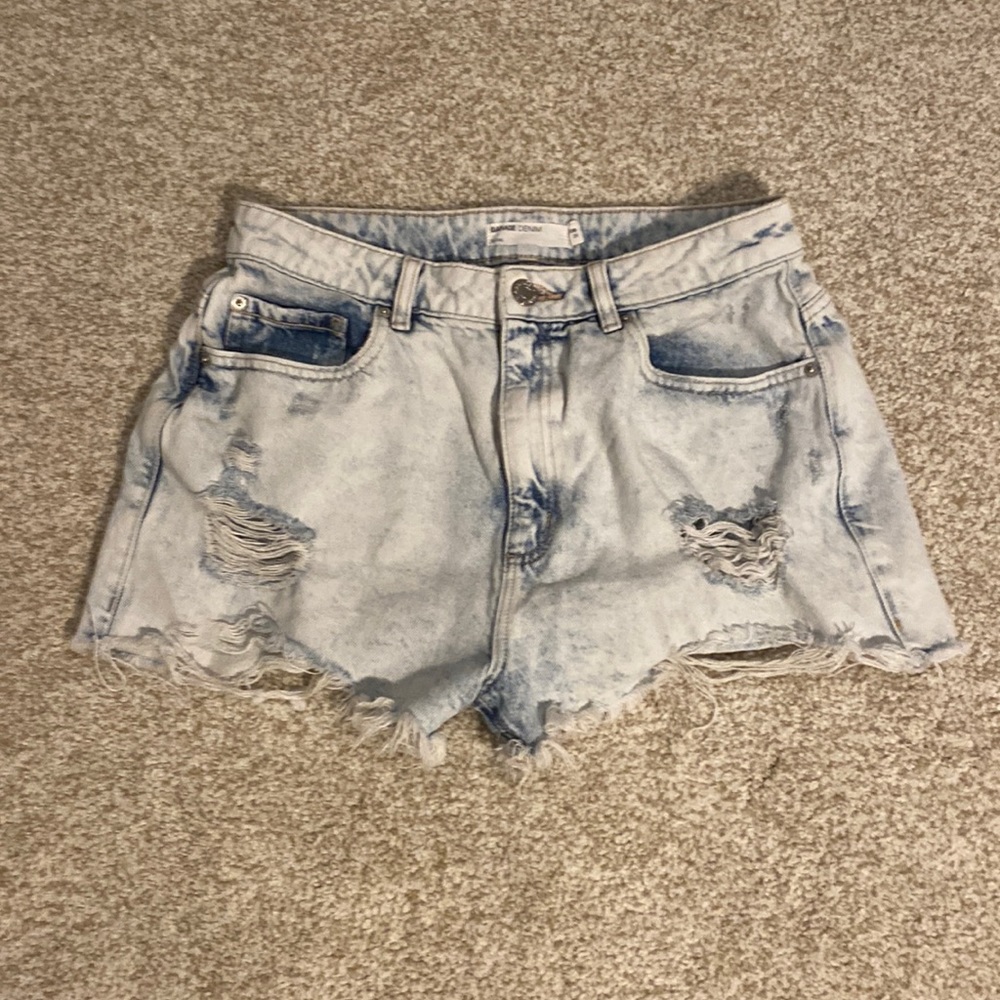 White jean shorts, Garage
